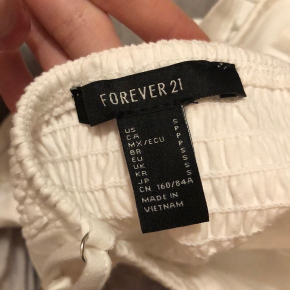 White Buttoned Ruffled Crop Top - Picture 5 of 5